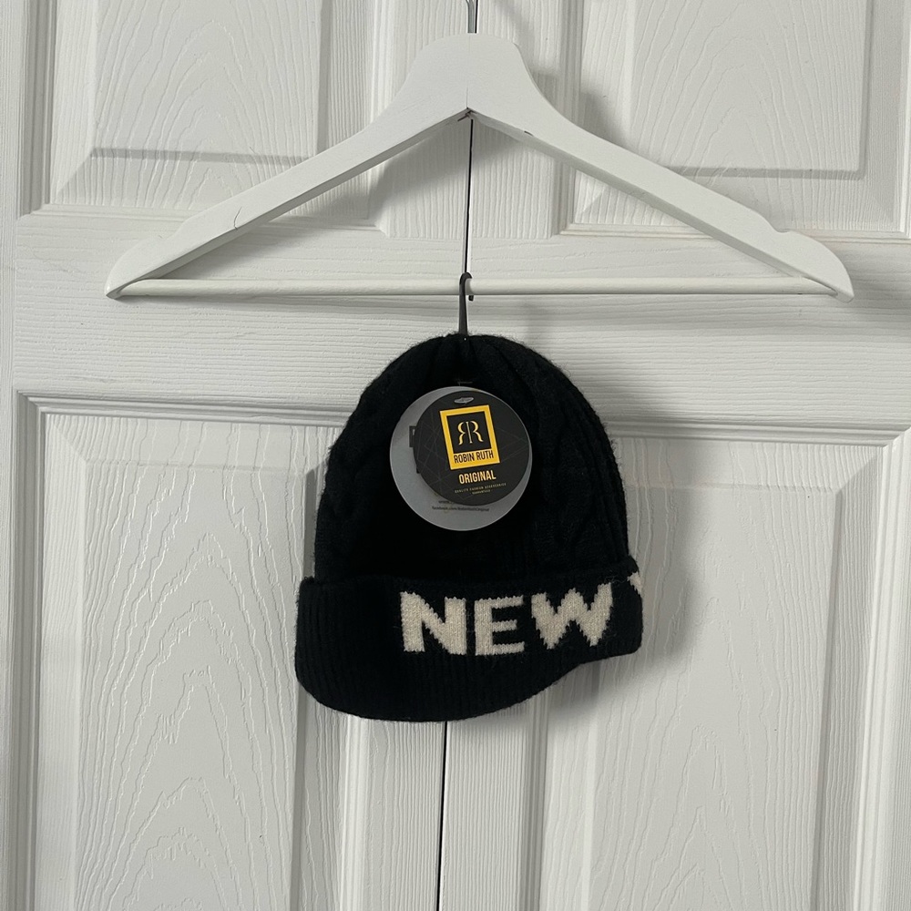 Brand new winter hat in black.